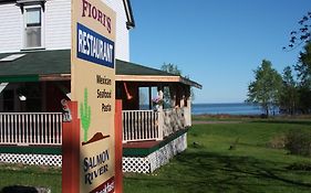 Salmon River Bed And Breakfast
